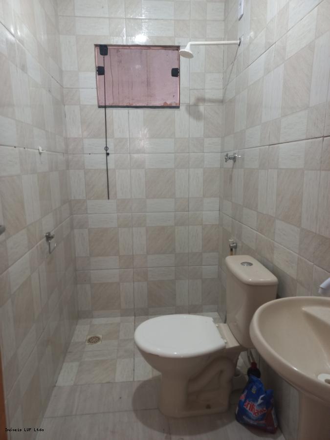 Casa à venda com 3 quartos, 250m² - Foto 2