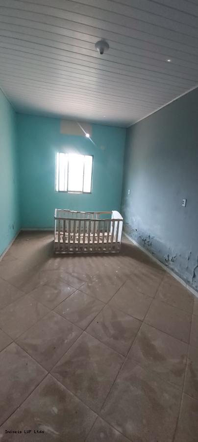 Casa à venda com 3 quartos, 300m² - Foto 2